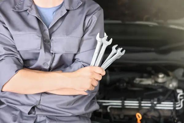 Oil Change Services to Keep Your Engine Performing at Its Best
