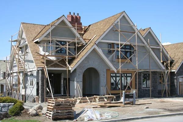 Roofing Contractor Near Me How to Find Licensed and Experienced Roofers