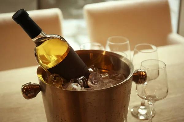 How to Maintain the Ideal Temperature in a Wine Cooler